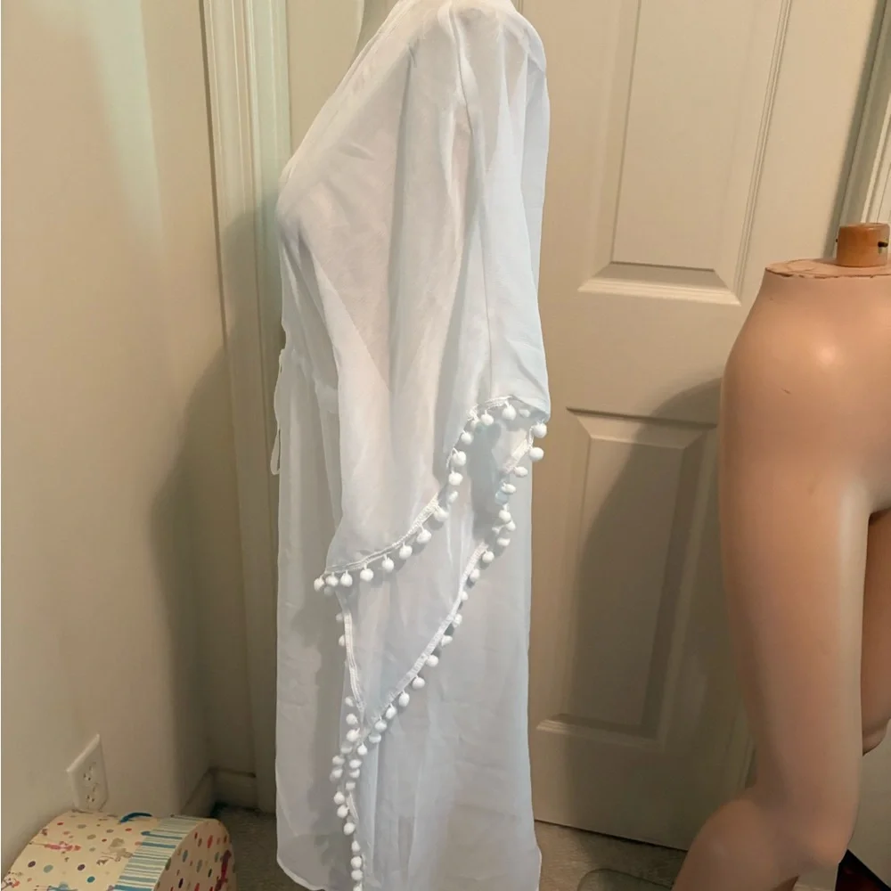 Nine West one size NWT $36 White Sheer Kimono with Pom Pom Trim fun beach cover - Picture 8 of 12